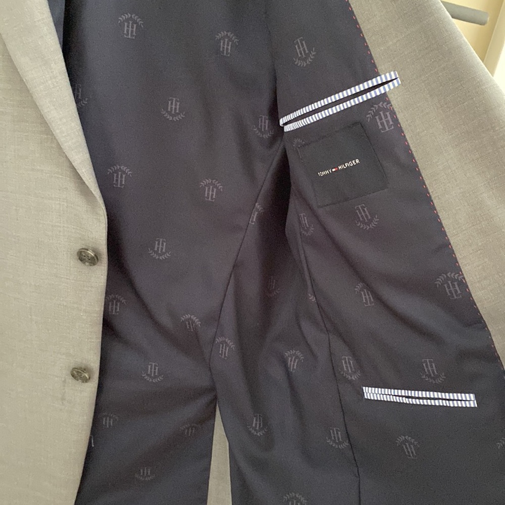 Tommy Hilfiger Gray suit /matching pant - Picture 2 of 12